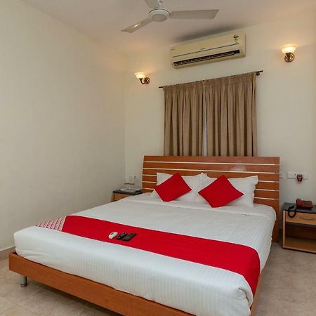 Oyo 23202 Cute Orange Service Apartments Chennai Bagian luar foto